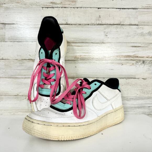 Nike Youth Air Force 1 LV8 White Running Shoes Sneakers Size 6Y/7.5W BV1084-100 - Picture 1 of 6